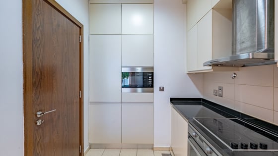 Elegant 1-Bed w Study | Private Garden | Tenanted, picture 8