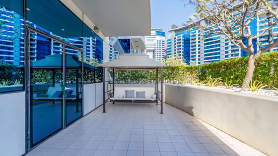 Elegant 1-Bed w Study | Private Garden | Tenanted, picture 1