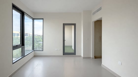 Skyline Elegance | 4BR Townhouse | Prime Spot, picture 7