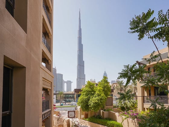 Burj Khalifa View | 2BR En-suite | Vacant mid Feb, picture 1