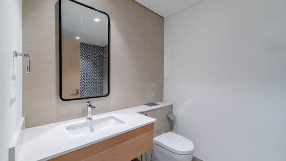 Skyline Serenity | Prime Location | Luxurious Living, picture 11