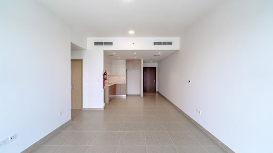 Skyline Serenity | Prime Location | Luxurious Living, picture 7