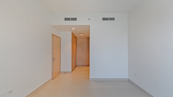 Stunning Waterfront Living | Exclusive 3BR Home, picture 6