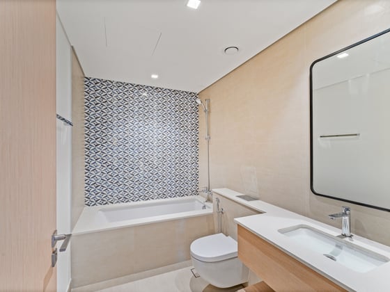 Stunning Waterfront Living | 3BR | Exclusive Home, picture 13