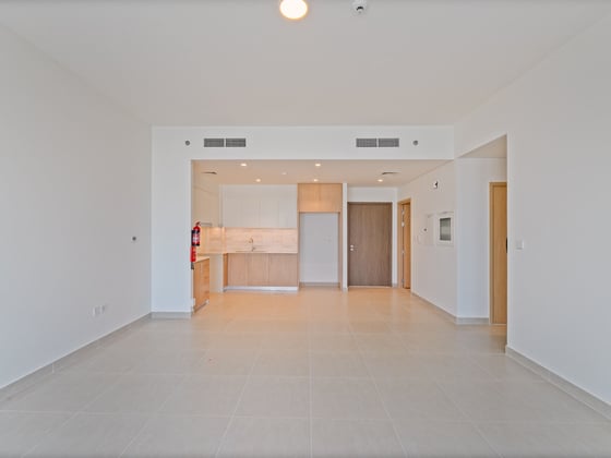 Stunning Waterfront Living | 3BR | Exclusive Home, picture 4