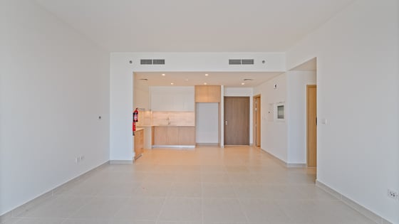 Stunning Waterfront Living | Exclusive 3BR Home, picture 3