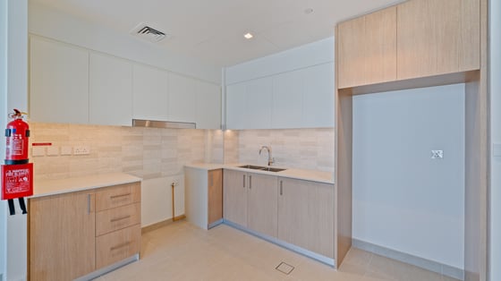 Stunning Waterfront Living | Exclusive 3BR Home, picture 9