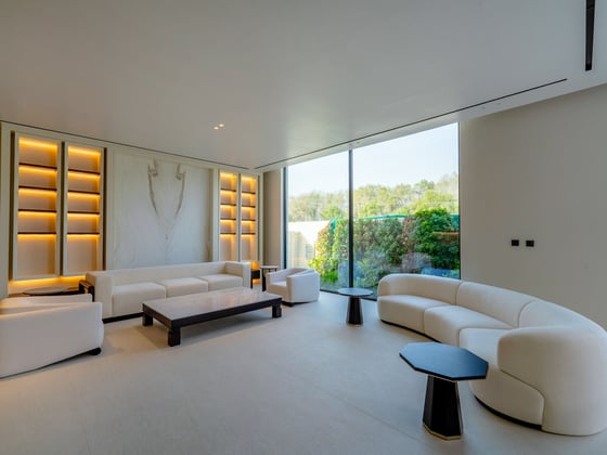 Stunning 4-Bed Custom Made Fully Furnished Villa, picture 9