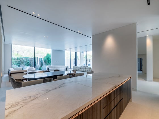 Stunning 4-Bed Custom Made Fully Furnished Villa, picture 14