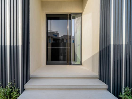 Stunning 4-Bed Custom Made Fully Furnished Villa, picture 5