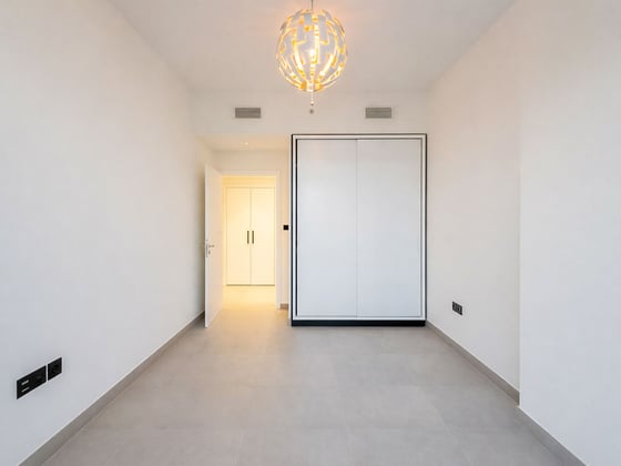 Skyline Living | Modern 2BR in Dubai Hills, picture 7