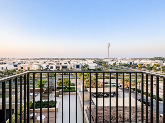 Skyline Living | Modern 2BR in Dubai Hills, picture 1
