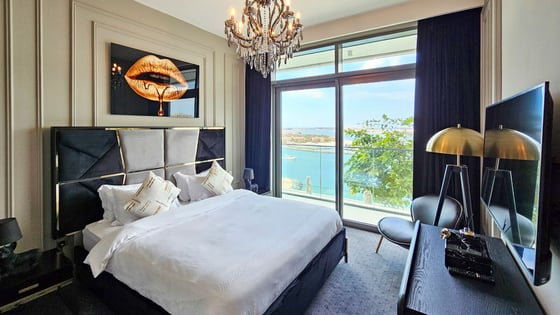 Stunning Waterfront Apartment | 2 Beds | Beach Vista, picture 9