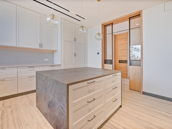 Exclusively Listed | High No | Vacant, picture 19