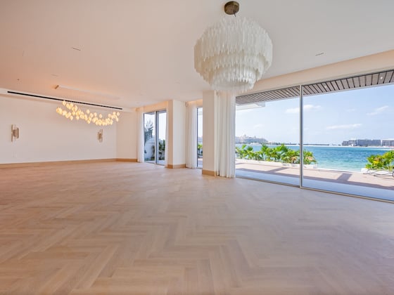 Exclusively Listed | High No | Vacant, picture 2