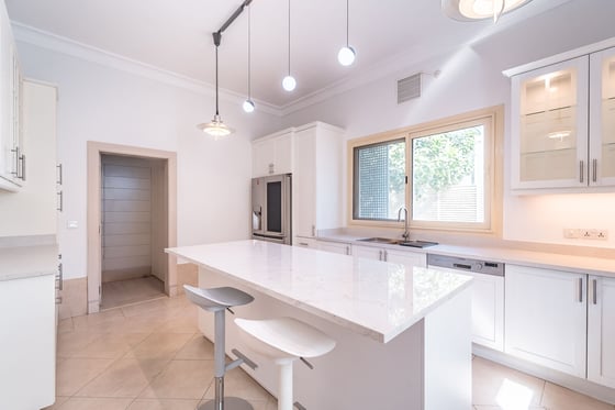 Private Pool | Lakeside Luxury | Available Now, picture 11