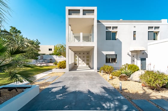 Private Pool | Lakeside Luxury | Available Now, picture 4