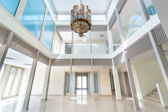 Private Pool | Lakeside Luxury | Available Now, picture 6