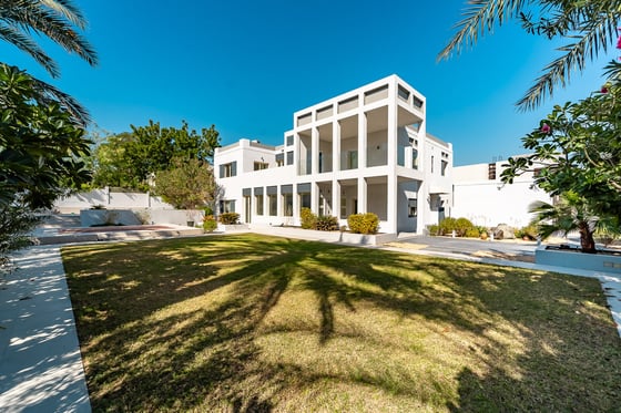 Private Pool | Lakeside Luxury | Available Now, picture 2