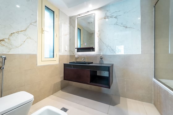 Private Pool | Lakeside Luxury | Available Now, picture 19