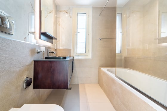 Private Pool | Lakeside Luxury | Available Now, picture 20