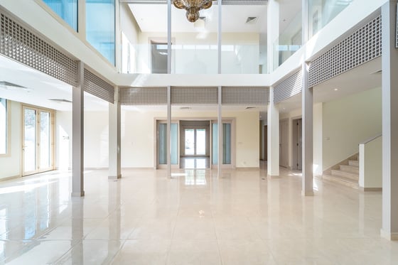 Private Pool | Lakeside Luxury | Available Now, picture 7