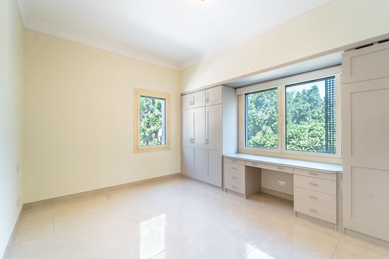 Private Pool | Lakeside Luxury | Available Now, picture 16