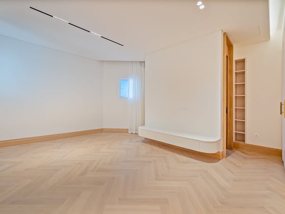 Exclusively Listed | High No | Vacant, picture 11