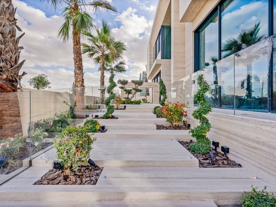 Unparalleled Villa Living with Golf Course Views, picture 1