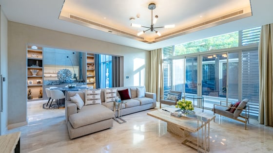 Refined Family-Friendly Villa in District One, picture 5