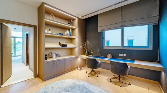 Refined Family-Friendly Villa in District One, picture 12