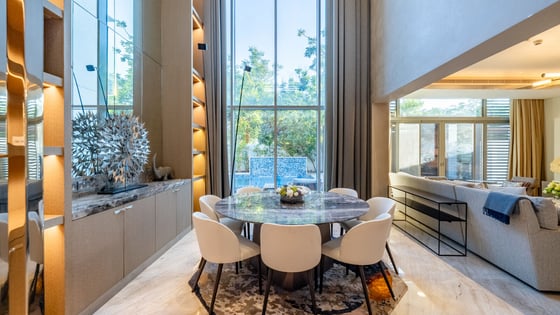 Refined Family-Friendly Villa in District One, picture 4