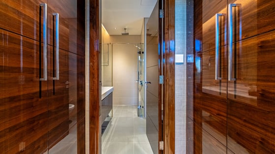 Refined Family-Friendly Villa in District One, picture 23