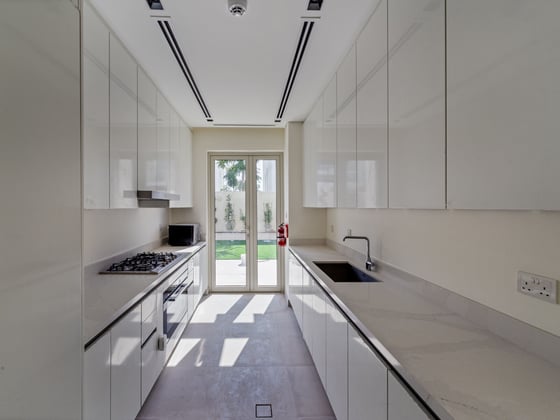 Skyline Haven | Spacious Villa | Premium Location, picture 13