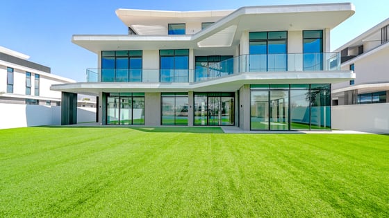 Stunning Contemporary Villa with Golf Views, picture 1