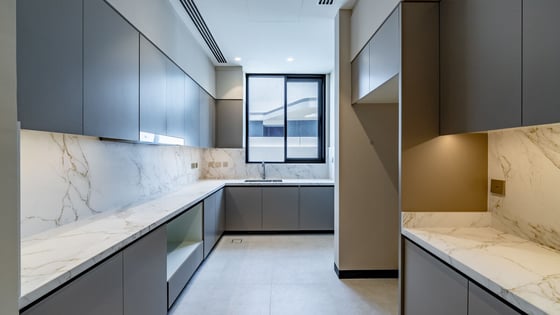 Stunning Contemporary Villa with Golf Views, picture 9