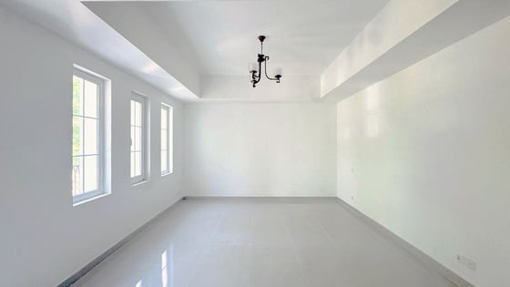 Fully upgraded 5BR Villa | Ready to move in, picture 3