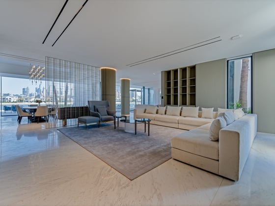 Vacant and Extended Ultra-Luxury Palm Villa, picture 5