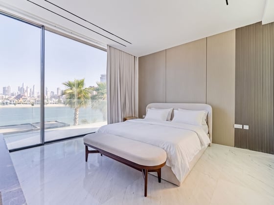 Vacant and Extended Ultra-Luxury Palm Villa, picture 17
