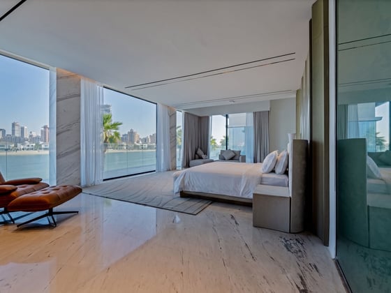 Vacant and Extended Ultra-Luxury Palm Villa, picture 10
