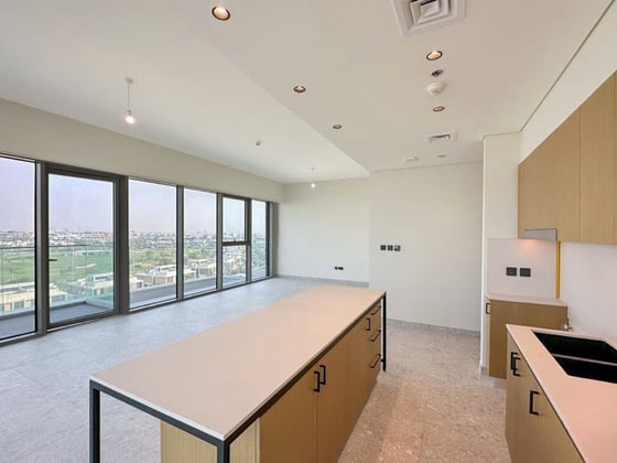 Modern 3BR | Well priced! Amazing golf course view, picture 5