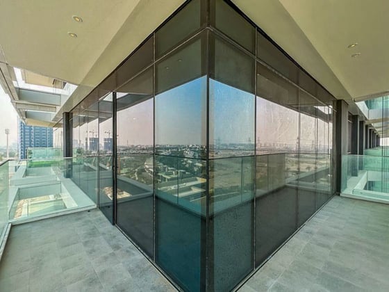 Modern 3BR | Well priced! Amazing golf course view, picture 8