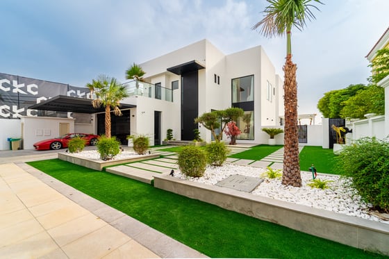 Upgraded Garden Home with Private Beach Access, picture 1