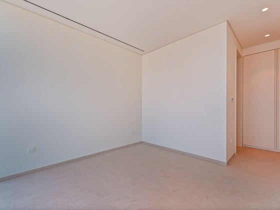 Exclusive | Rare Layout | Canal and Skyline Views, picture 14