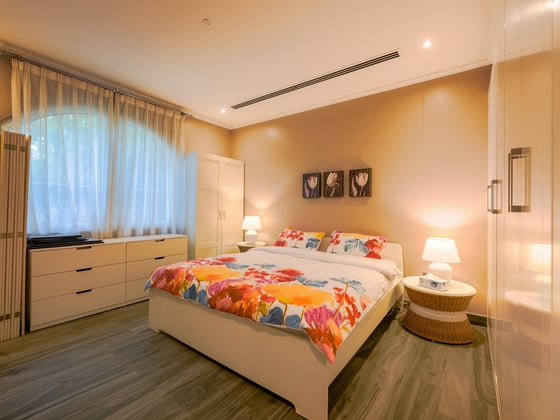 Exclusive Upgraded Lakefront Villa in Jumeirah Park, picture 9