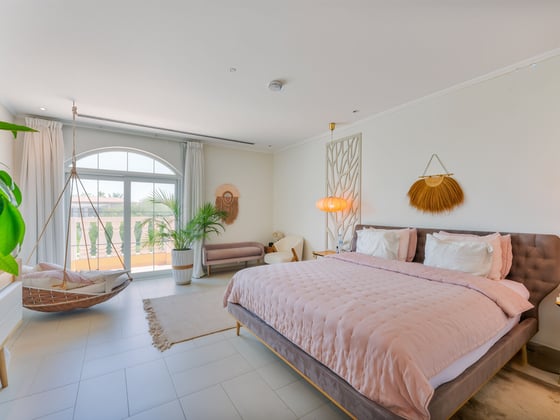 Exclusive Upgraded Lakefront Villa in Jumeirah Park, picture 6