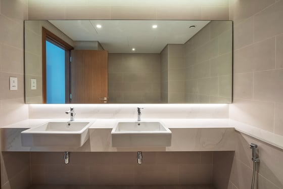 Canal Front | Luxurious Living | Prime Location, picture 10