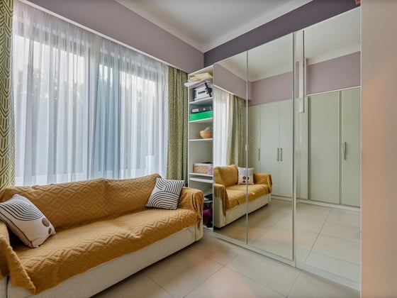 Vacant on Transfer - Single Row - Corner Unit, picture 13