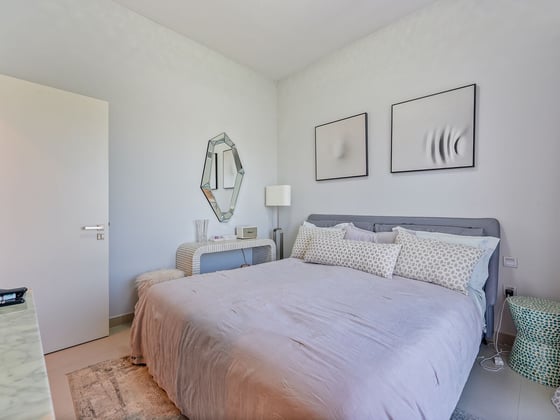 Vacant on Transfer - Single Row - Corner Unit, picture 9