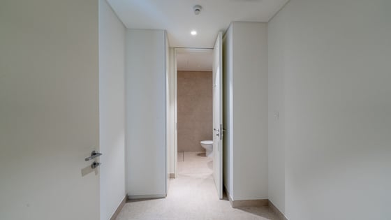 Skyline Elegance | Waterfront Living | 2BR APT, picture 13